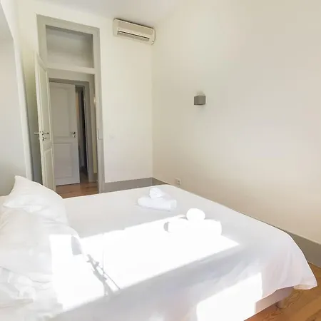Lovelystay - Chiado Distinctive