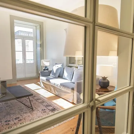 Lovelystay - Chiado Distinctive *