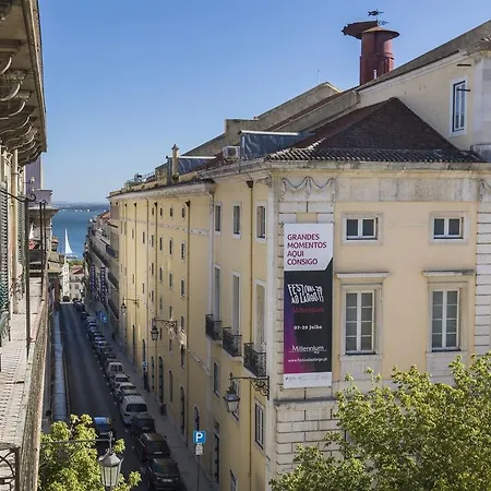 Lovelystay - Chiado Distinctive *
